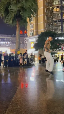 Super guy 🔝 #skills #skilled #dancer 