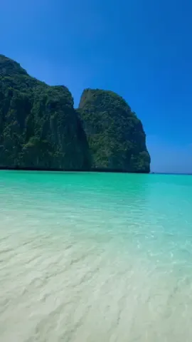 📌Maya Bay,Phuket.                                  #phuket #thailand #mayabay #snorkeling #sea#clearwater #holiday #traveltiktok #travelbucketlist #travellifestyle #airplane #thailand🇹🇭 #phuketthailand 