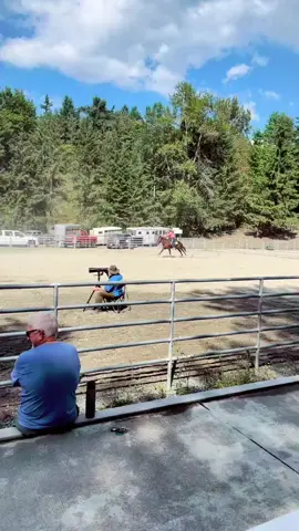 #barrelracer #barrelhorse #horsesoftiktok #horse #fyp #equestrian #yeehaw #cowgirl #rodeo #foryou #horsegirl #barrels #western #cowbred #willow 