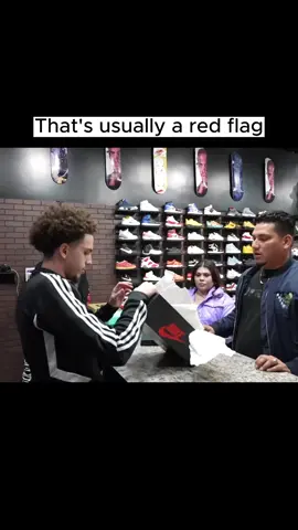 That's usually a red flag  #foryou  #sneakers  #sneakerheads  #trending  #ramitheicon  #viralvideo  #yeezy  #jordan  #nike  #fypシ゚viral