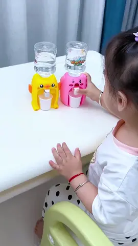 Mini water dispenser for kids!#babytoy #kidstoy #childrenstoy #toys #babylove #kidsbelike #happytime 