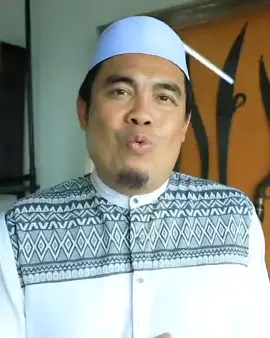 Assalamualaikum wbt tuan puan, ibu ayah yang dikasihi dan didoakan dengan kebaikan semuanya.. Perjalanan menerokai sejarah Wali Songo 2.0 beserta Modul Khas Perjalanan Islam Nusantara kembali diatas permintaan ramai..! Anda ingin menelusuri sejarah Islam Nusatara? Bersama Ustaz Muhamad bin Abdullah ? INILAH PELUANGNYA! Dahulu Nusantara terdapat dua tanah iaitu Tanah Jawa dan Tanah Melayu, kali ini rombongan akan dibawa menerokai sejarah kepimpinan dan juga perancangan dakwah mengIslamkan bahagian Tanah Jawa. . Pengalaman menerokai sebahagian besar makam-makan wali songo yang terdapat di Tanah Jawa akan mengingatkan kita bertapa penting dan besar peranan wali dalam perjuangan menyatukan agama dan bangsa. Tarikh & Pakej lengkap perjalanan seperti berikut: 📌 11 - 15 September 2023 Pakej DARI RM4,300 seorang (5Hari, 4 Malam) Termasuk: ✈️ Tiket Penerbangan Kelas Ekonomi 🛏 Penginapan 2 orang sebilik 🍽 Makan 3 kali sehari di restoran tempatan Harga pakej tidak termasuk ❎ Insurance perjalanan ❎ Makanan diluar menu yang disediakan. ❎ Derma peribadi dan Perbelanjaan peribadi. 👉🏼 Jika berminat ▪️ Isi borang ▪️ Sertakan salinan passport ▪️ 1 keping gambar ukuran visa ▪️ Bayaran deposit RM1,000 seorang 💥 Pendaftaran dibuka sekarang..!! 💥 Tempat terhad untuk 30 orang sahaja..!! 💥 Tarikh tutup penyertaan dan bayaran penuh 25 hari sebelum tarikh bertolak..!! (tertakluk kepada kekosongan) Maybank ALCC AL AMIN TRAVEL SDN BHD 5622 7260 2545 * Harga pakej dan tarikh perjalanan tertakluk kepada perubahan * Baki bayaran perlu dijelaskan 25 hari sebelum tarikh bertolak . Untuk maklumat lanjut, harga pakej dan perjalanan boleh hubungi: Liana: 019-6603643 ALCC Al Amin Travel Sdn Bhd Kembara Universiti Kehidupan, Pengajian Sepanjang Zaman #tenangtenangsajalah #ustazamin #walisongo #motivation  #ustazaminofficial #sejarah #fypシ 