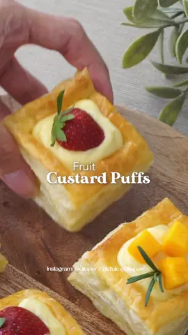 Fruit Custard Puffs🍓🥭 . Bahan: 1 butir kuning telur 25gr gula 12gr maizena Vanilla extract Sejumput garam 125ml susu cair 12gr mentega tawar Puff pastry instan 1/2 butir telur kocok untuk olesan Tips: untuk custard yg lembut, ikuti step2 di video yaa, yg paling penting aduk terus supaya mulus dan gak bergerindil✨️ #fyp #fypシ #foryoupage #foryou #puffpastry #puffpastryrecipes #reseppuffpastry #resepsimple #dessert #dessertsimple #idecemilan #idedessert #idemakanan