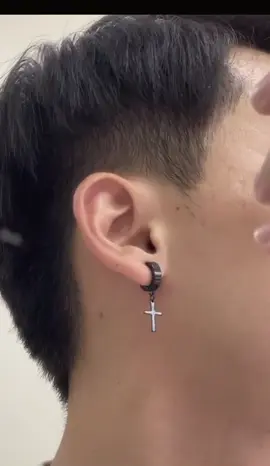 1Piece Korean New Fashion Stainless SteelCross Ear Clips Without Piercing Black NonPiercing Fake Earrings/Hip Hop Punk EarringJewelry For Men And Women#nonslipmat #kor #hiphopofthe90s 