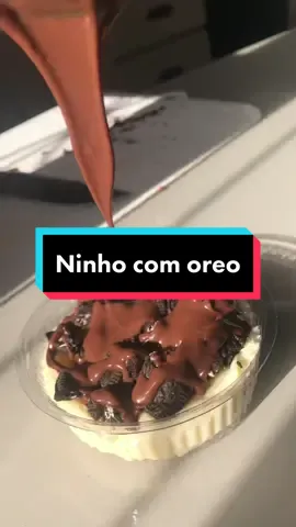 As camadas do ninho com oreo! 🤤  Brigadeiro de ninho super cremoso, oreo e ganache, nao tem melhor ❤️ #chocolatudo #chocolate #doceria #tortinha #confeitaria #docenopote #doceartesanal #leiteninho #confeiteira #tiktok #docesgourmet #empreender 