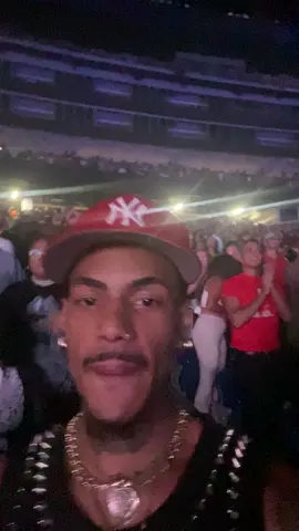 I did my first of 3 shows lastnight and when i tell you i couldnt believe the amount of joy and excitment i felt singing this song with her. Ive seen her 35 times in concert and she legit brings a  feeling i cant describe. I love her so much and cant wait to do it again. I slideeee so hard on heated lmao. Pure joy!!!! Love you so much #beyonce #rennasainceworldtour #heated #heatedlive #beyoncelive 