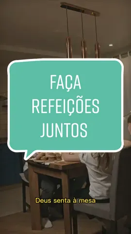 Deus senta à mesa quando você e sua família comem juntos!  #cozinharapida #almocodedomingo #Jantar #familia #bencaodedeus #CapCut 