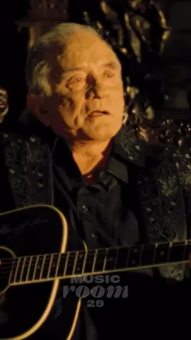 En 2002, Johnny Cash hizo una versión sobre 