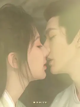 !! fake kiss !!  when jing said : “it's not like i don't want it, i really want it, but i will let you take the first move, i want you do it because you love not because you pity me” a gentleman only. #lostyouforever #yangzi #dengwei #dramachina #xyzbca 