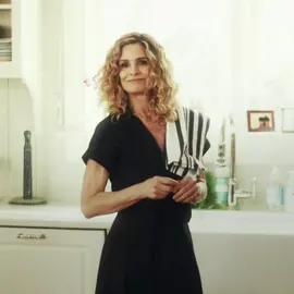 if she has no fans, i’m dead. #thesummeriturnedpretty #thesummeriturnedprettyedit #tsitp #tsitpedit #kyrasedgwick #kyrasedgwickedit #auntjulia #auntjuliatsitp @the summer i turned pretty @Kevin Bacon 