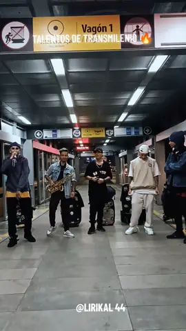 Talentos de transmilenio 🔥 síguenos y comparte nuestro video para que mucha gente conozca nuestro talento bleesd 🎵🔥 #paratitiktok #fypシ゚viral #bogota🇨🇴 #transmilenio  #talentotransmileno  @Liry Kalll 44 @wartime33   @LuisL8 @Agente Sax 