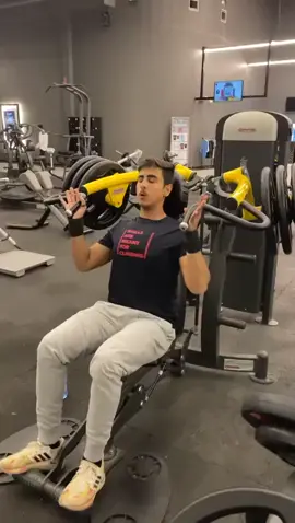 #captain_sherdil_platinum #gym #alraas #saudiarabia #fyp #powerlifting #viral #jehlum #Pakistan #بلاتينيوم #الرس #القصيم #سعوديه #workuout 