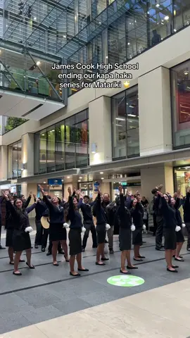 The Atrium on Takutai was blessed by Te Kapunga from James Cook High School performing this beautiful waiata last week, even the workers upstairs stopped to watch 🖤 #Matariki2023 #JCHS 