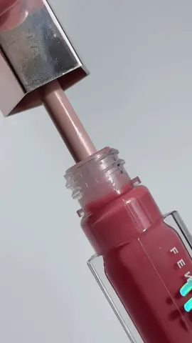 The only HEAT I’m getting in the UK right now 🔥 @fentybeauty Gloss bomb Heat Fu$$y Heat The formula is a lip gloss and plumper hybrid that delivers a hint of tint and fuller-looking lips 🤌🏼 Another gloss to add to your wish-list 🤪 Have you tried this formula? RRP : £20/9ml  #fentybeauty #fentyface #glossylips #glossbombheat  #lipgloss #beautyproducts  #lipcare #lipglossaddict #lipglossjunkie #prettypackaging  #thatgirlaesthetic #makeupaddict #beautycommunity #makeupcollector #summermakeup makeuplooks  #beautylovers #vanityaesthetics #girlaesthetic #asmrunboxing  #pinterestinspo  #explorepage  #aestheticedits #fyp #productrecommendations  #softglam #everydaymakeup #beautylovers #makeupdaily #makeupswatches  Luxe makeup . Beauty community. Makeup favourites. viral makeup, beginner makeup, natural makeup, minimal makeup, beauty product recommendations, aesthetic beauty, Vanity makeup . Makeup organisation . Makeup collection . Glam makeup . Beauty community . Product photography. Top shelf beauty . Makeup daily . Easy makeup . Makeup tips . Beauty favourites. Asian makeup . Nails design 