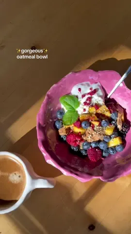 now THIS oatmeal bowl is beautiful #oatmealbowl #breakfastaesthetic #breakfastvlog #oatmealtiktok #breakfasttime #morningroutineaesthetic 