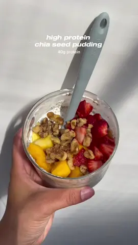 my chia seed pudding is top TIER  🥣🥭🍓 #chiaseedpudding #healthyrecipes #healthybreakfast #EasyRecipes #chiaseedrecipe #highproteinbreakfast #highproteinrecipes #healthysnackideas #healthylifestyle #whatieatinaday #easymealprep #trustmytastebuds #raisingourvibrations #brieanabanks 