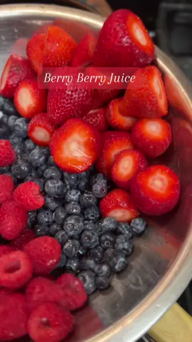 Strawberry, Blueberry and Raspberry  Juice!    #juicingforhealth #juicingrecipes #juicingtiktok 