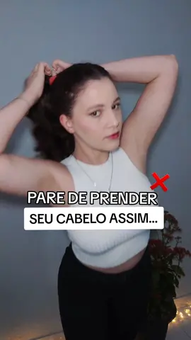 Cuidado ⚠️ alopecia de tração é causada por esse erro ❌ e provoca queda permanente de cabelo!  Você prende seu cabelo assim? Comenta aqui e manda pra quem precisa saber disso ✅ Ib: @leticiarodriguescss  #penteados #dicasdecabelo #rabodecavalo #cuidadoscomcabelo 