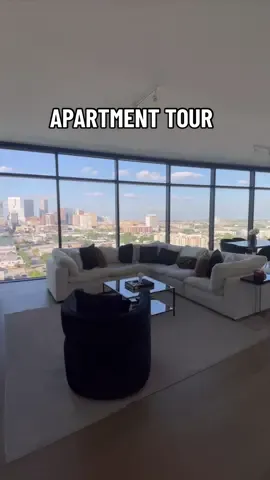 another apartment tour cus i wanted to use this sound😂 all apartment decor linked in my bio 🫶🏼 #houstonapartments #apartmenttour #apartmentdecor #apartmenttherapy #fyp #interiordesign #apartmentlife #views #houston 