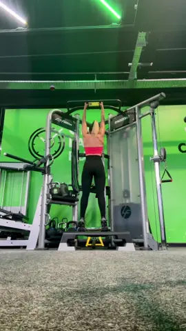 Progress - 3 steady pull ups! Love training upper body! I know its not for everyone as some have their opinions its quite masculine but im gunna keep doing me 🙋🏼‍♀️