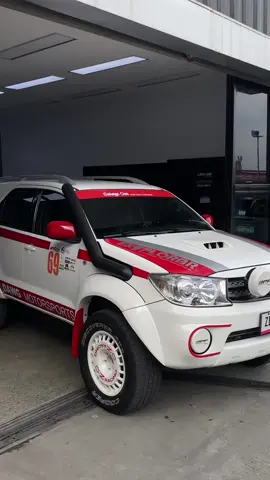 New look who dis!  From arb, rally, to lowered!  #fyp #fypシ #toyota #toyotafortuner #toyotafortunermodifikasi #projectcar #loweredsuv #carsoftiktok #projectcartok #suvlife 