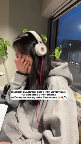 Nhân dịp Blackpink đem K-Pop tới nước nhà, tôi đưa V-Pop tới bạn bè nước ngoài 🤣 #reaction #bannuocngoai #mck #phanungbatngo #funny #thuthach #vpop #vacaiket #fyp #haihuoc 