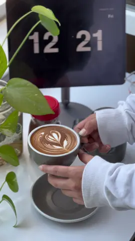 Wing heart 🖤 #fyp #goviral #coffee #trending #milk #coffeetime #tutorial #tik_tok #fyppoppppppppppppppppppppppp #باريستا #coffeetiktok #baristalife #franchpress #homebarista #nestle #nescafé #morning #latte #latteart #lattearttutorial #morningroutine #فرنش_بريس