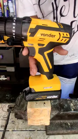 A melhor parafusadeira custo benefício  vonder  link do produto : https://amzn.to/3rWVWr3 #parafusadeira #diadospais #custobeneficio #vonder #furadeira