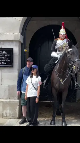 #foryoupage  #tiktokviral #viraltiktok #viralvideo #videoviral #follow #subscribe #like #share #bestvideo #fypviral #donottouch  #horseguardsparade #changingoftheguards #royalguards #thekingsguards #kingsguard #kingshorse #fyp #foryou #fypシ #fanpage #tourists #london #bluesandroyals 