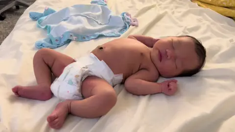 #sleepingbaby #sleepingbeauty #baby #sleeping #breathing #babybreathing #heavybreathing #heavybreather #newborn #belly #babybellylaughs #babystomach #babytiktok #babygirl #babytiktok👶🏻 #babytiktoker #babytik #babiesoftiktok #babies #babytiktokvideo #babiesss #blessed 