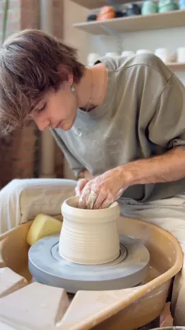 I have a new neighbor 𐂃 #pottery #satisfying #asmr 
