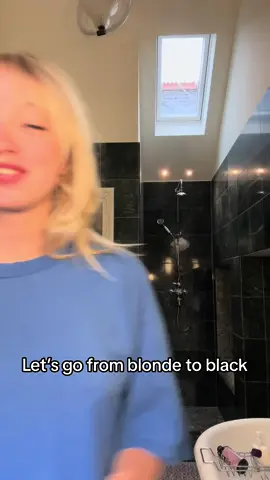 DYING MY BLONDE HAIR BLACK !! With the @L’Oréal Paris root spray ! #makeuptransformation #makeup #hair #hairtransformation 
