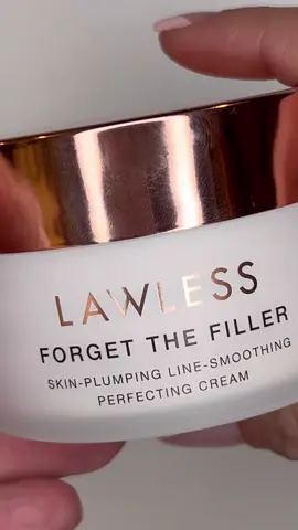 Lawless beauty gifted me their NEW perfecting cream and I have been using this continuously for 1 week now and love it!!  Available online only at Sephora I have been using the @Lawless  cream as my moisturizer to start the day, it’s buttery soft texture smooths right into the skin and gets my skin hydrated and ready for makeup application. It can be used either morning or night depending on your face hydration goals.  This A clinical grade moisturizer that’s perfect under makeup. Powered by MAXI-YOUTH™, proven to smooth the appearance of fine lines and texture.  After 2 months of use, MAXI-YOUTH™ was clinically tested and shown* to visibly: Increase skin lifting effect by 28.3%  Reduce skin roughness by 18.9% Reduce wrinkle density by 53.4% #lawlessbeauty #lawles #lawlessbeautygiftedme #skincare #skincareroutine #face #facecream #skeepersfamily #complimentaryfromlawlessbeauty 