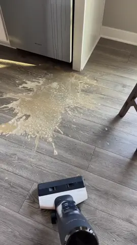 Wet/Vac Mop #cleanwithme #bubblesandbuckets #cleaning #cleaningmotivation @Tineco 