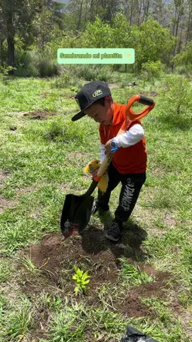 Qué felicidad ser parte de esta gran labor realizado por @SíMiPlaneta México 🌱sembrando unidos por un mejor futuro ✨ #chucho #fyp #parati #viral #simi #planeta #felicidad #futuro #vida