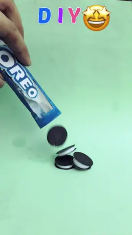 DIY paper oreo gift 🤩 I'm back with another DIY full of fun. This paper oreo gift is so easy to make and I personally enjoyed it and I hope you also enjoy watching it.  Follow for more fun videos. Thanks for watching ❤️. #fizanddiycrafter #DIY #instagood #handmade #diycraft #doityourself #papercraft #fyp