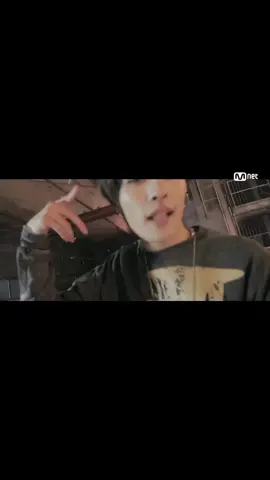 rappnya #mark keren banget di lagu misfit, masih ngga bisa move on #nct #nctu #marklee 