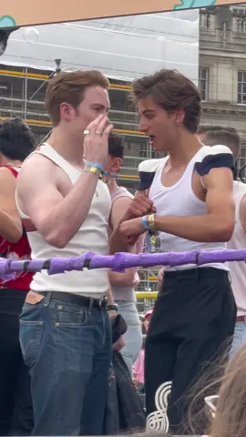 Heartstopper float at london pride 2023! Kit and joe! #heartstopper #kitconnor #joelocke 