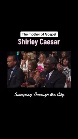 Shirley Caesar singing Sweeping Through The City before President Barack Obama  #shirleycaesar #sweepingthroughthecity #gospelmusic #barackobama #michelleobama #inperformanceatthewhitehouse #foryoupage 