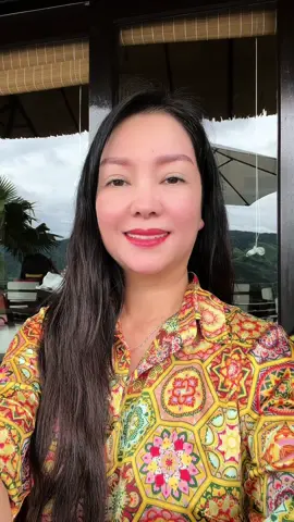 Ngừoi đánh cắp tim em như người đã trót đôi lần , rồi Người đem bán cho anh nhà thơ ở cuối xóm 🥰🥰🥰