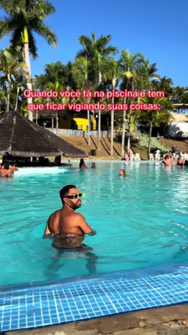 Como que fica em paz? 😂😂 #piscina #clube #parqueaquatico #vidareal #fy #fyp 