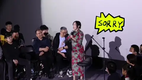 今天不知道是我崩溃了还是孩子崩溃了还是爸妈崩溃了还是观众崩溃了#小剧场女王波波 #李波脱口秀 #熊孩子 #李波脱口秀全国巡演