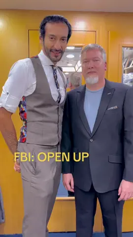 #fbi  #openup  #samsmodel  @the_guses STACKED IN MY #signaturedetails  🎁 #giftwrapped  IN MY #4dfit  #roshanmelwani  #roshanmelwanicouture  #samstailor  #tiktoktailor  #celebritytailor  #virtualtailor  #su