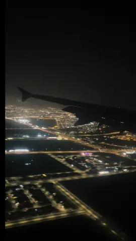 My favorite city Medina ❤️ #saudiairlines #medina #madina #city #landing #saudiarabia #fyp #foryou #trending #uae #pakistan #indonesia #islam #airlineannouncement #night 