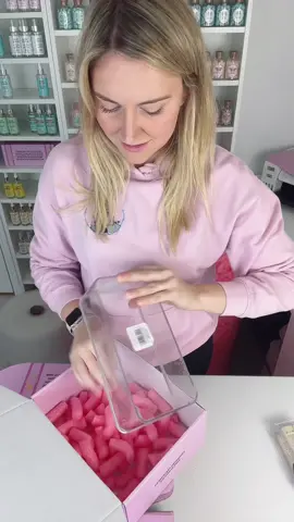 Come pack Lauren’s order with me 🥰✨ #fyp #wishuponacandleco #SmallBusiness #packingorders #tiktokshop #tiktokbestseller #tiktok #packanorder #BTS #behindthescenes #tiktoklive #magicmail #magicalmoments #homefragrance #madeinnorfolk #waxmeltsuk #waxmeltobsessed #halloween #autumn #fall #homedecor 