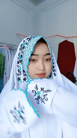 Yang dari kemarin cari Mukena terusan warna putih motif ceplok, ini sudah Mimin ready kan ya 😊🥰 #mukenahcantik #masukberanda #livetiktok 