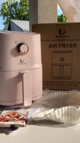 fancy cooking using the pink air fryer from @PH HANRIVER 👩🏻‍🍳🩷 #cooking #airfryer #hanriver #pink 