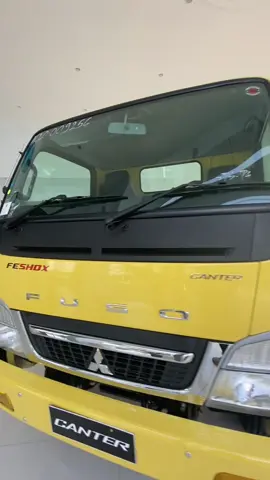 Canter type SHDX, type tertinggi dengan gardan 6.666, sangat rekomendasi untuk DUMTRUCK, selain daya tanjak yang sangat oke, canter euro 4 type SHDX ini sudah di lengkapi teknologi sperti ECU, dgn mesin 4V21, dan di lengkapi dengan 2filter solar, dan filter udara sehingga lebih ramah lingkunngan, untuk pemesanan bisa langsung hubungi Fitri 082127529194 #mitsubishifuso #mitsubishifusoindonesia #mitsubishifusocanter #canter #cantermaniaindonesia #cantermania #trukcomunityindonesia #trukolengindonesia #trukoleng #truk #shdx #cmic #cmic_indonesia #cmicgaluhciamis #cmic_cantermaniaindonesiacomunity #cmicpangandaran #cmicgarutraya #cmicgaluhciamis🤙🤙 #cmictasikmalaya 