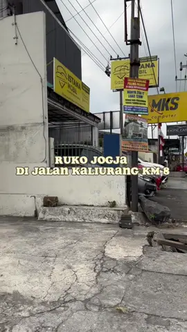 Info toko/kios dikontrakan di Yogyakarta! Jl. Kaliurang km 8, Ngaglik, Sleman. Lokasi strategis di pinggir jalan, cocok dijadikan tempat usaha. Minat? Silahkan dm untuk info lainnya. #fypシ #fypage #ruko #dikontrakan #kontrakan #tempatusaha #yogyakarta #sleman #daerahistimewayogyakarta 