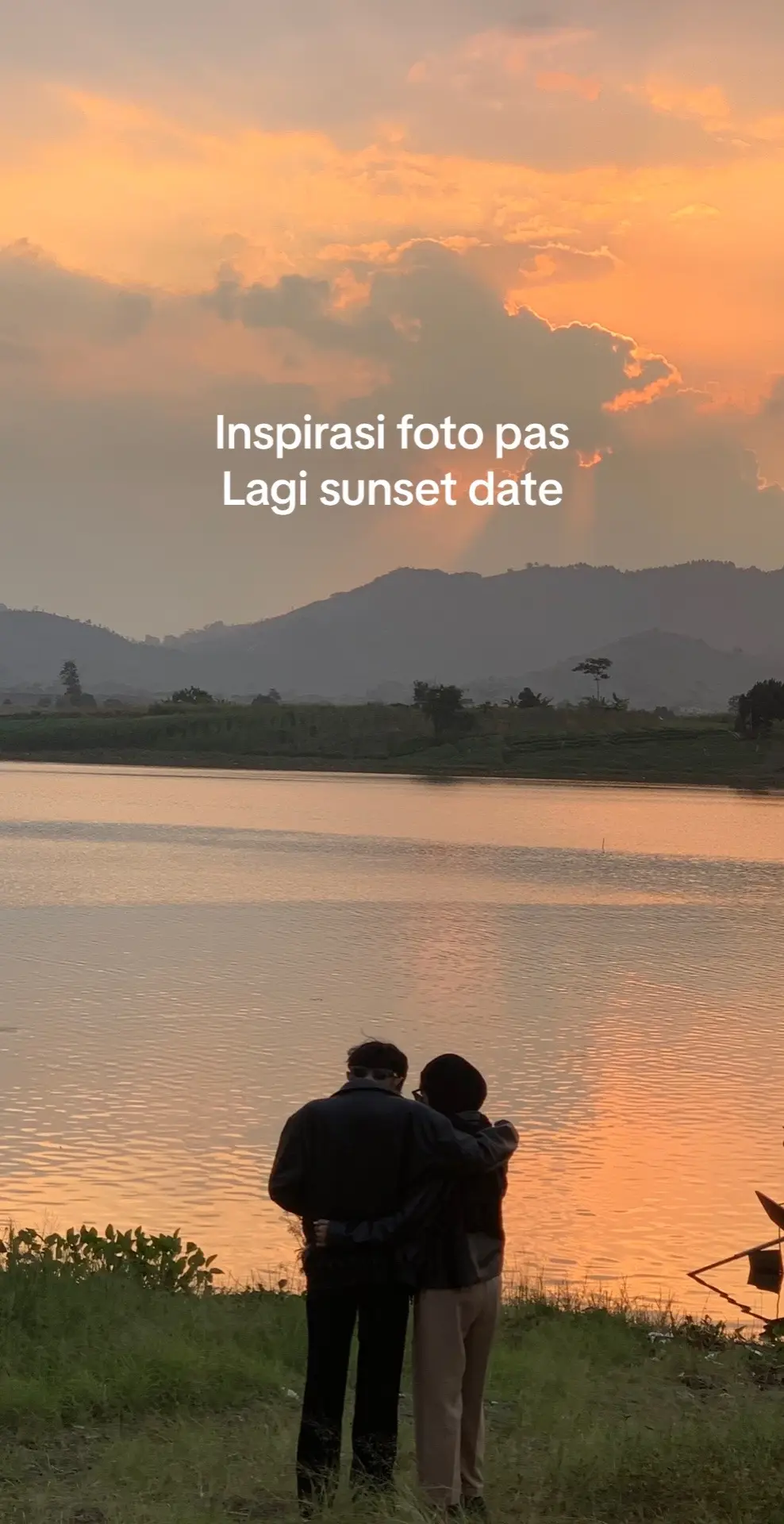 Seneng nya cewe gampang bgt loh contohnya di ajak liat sunset kaya gini, sederhana bukan? Tapi ga semua pasangan bisa lakuin ini semua 🥺🫶🏻